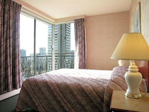 Tropicana Suite Hotel Ванкувер Экстерьер фото