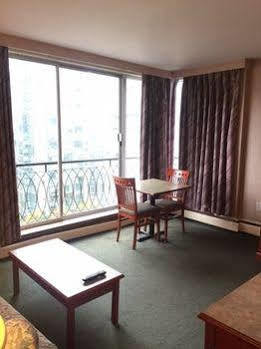 Tropicana Suite Hotel Ванкувер Экстерьер фото