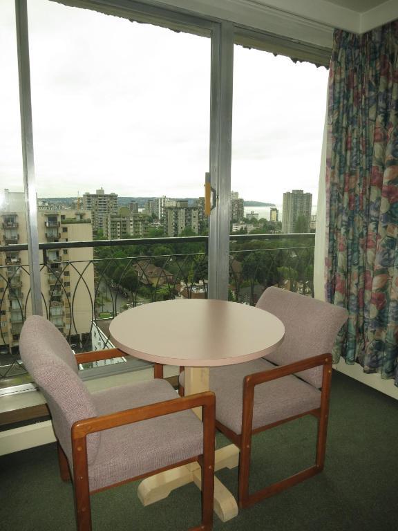 Tropicana Suite Hotel Ванкувер Номер фото
