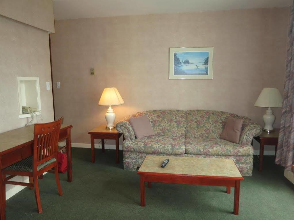 Tropicana Suite Hotel Ванкувер Экстерьер фото
